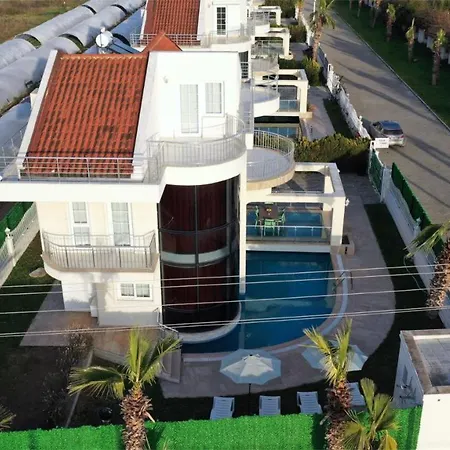 Βίλα Crystal Water Deniz Saray 1 *