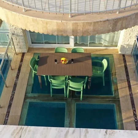 Βίλα Crystal Water Deniz Saray 1 *